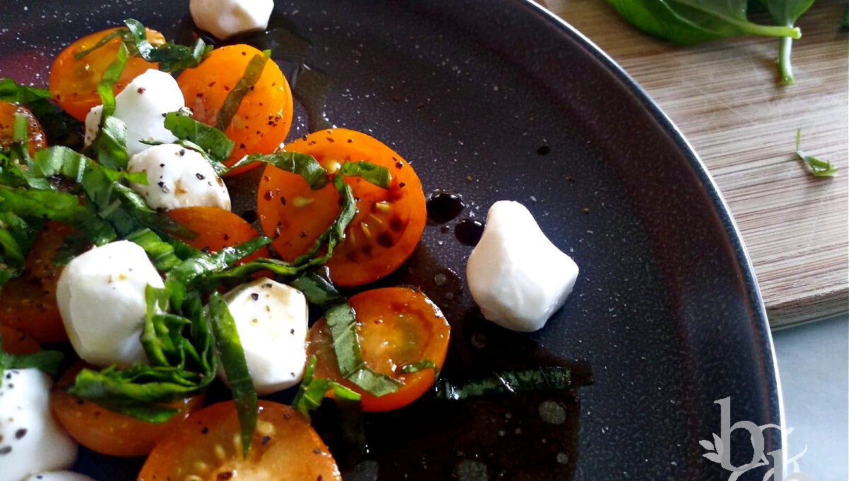 Quick Caprese Snack Plate
